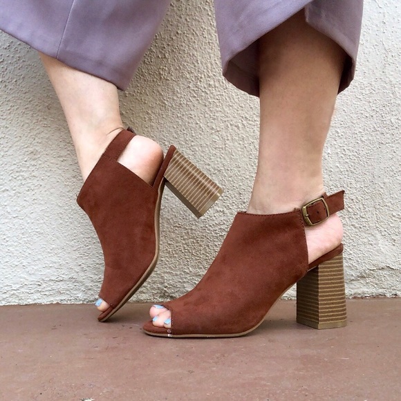 Open-Toed Brown Suede Heels - Picture 6 of 6